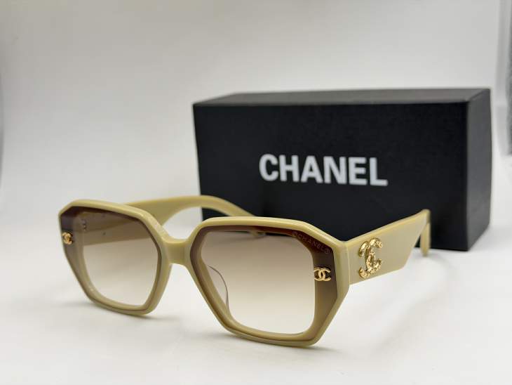 Picture of Chanel Sunglasses _SKUfw80879663fw